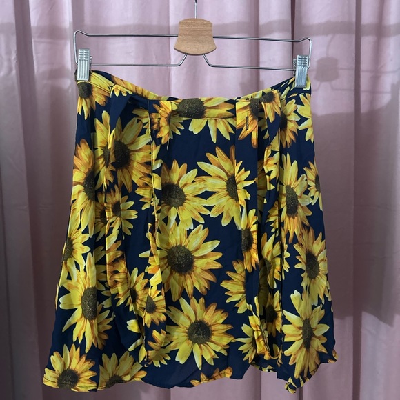 90s Sunflower Skirt Overalls - Picture 7 of 7